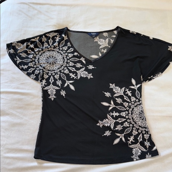 Reitmans Shirt Black and White Graphic Blouse Top Relaxed Fit Women's Size MP - Picture 6 of 10